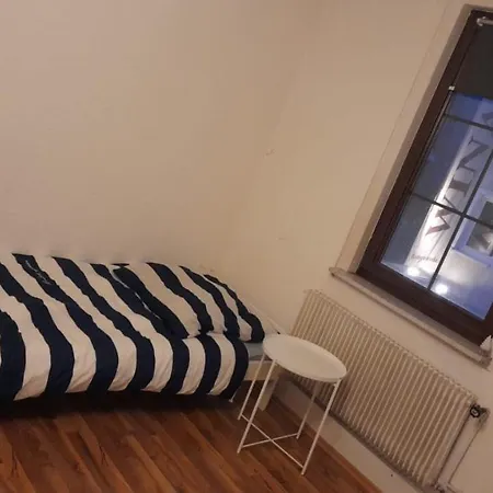 Monteurzimmer - *